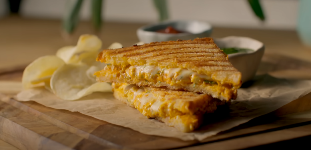 paneer sandwich in sandwich maker