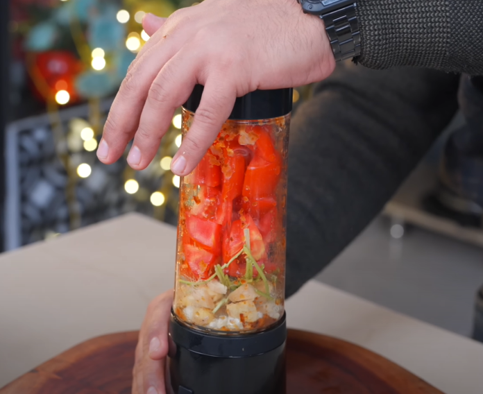 resh tomato puree with garlic, ginger, and green chilies