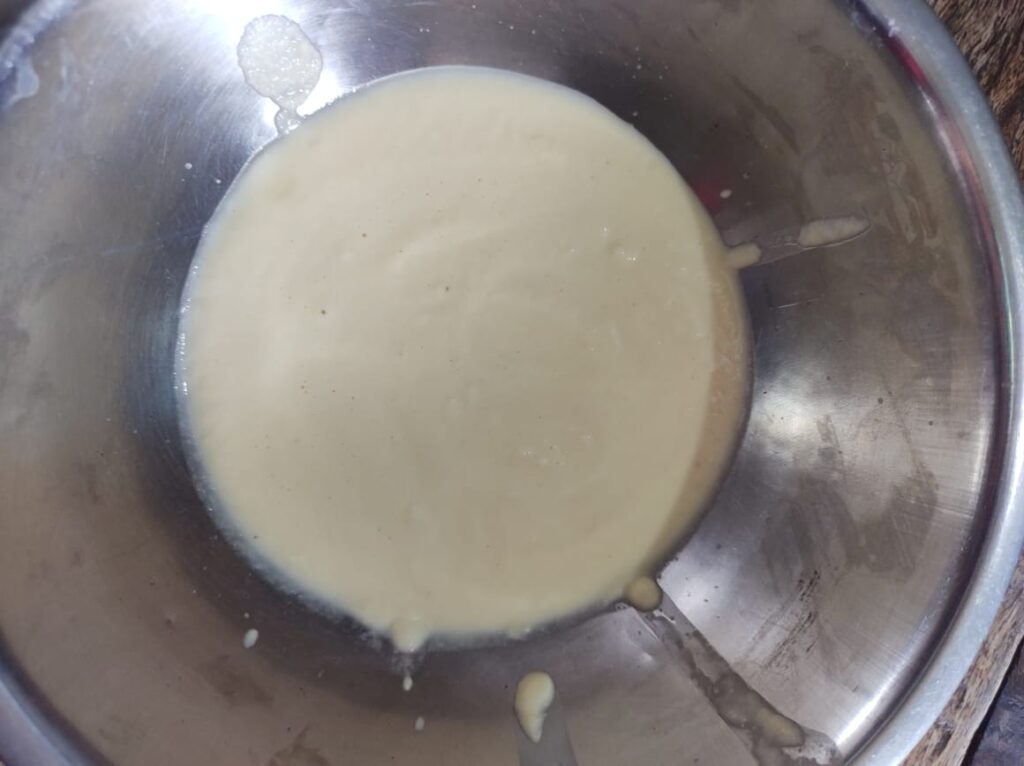 मूंग दाल चिल्ला का घोल तैयार हुआ